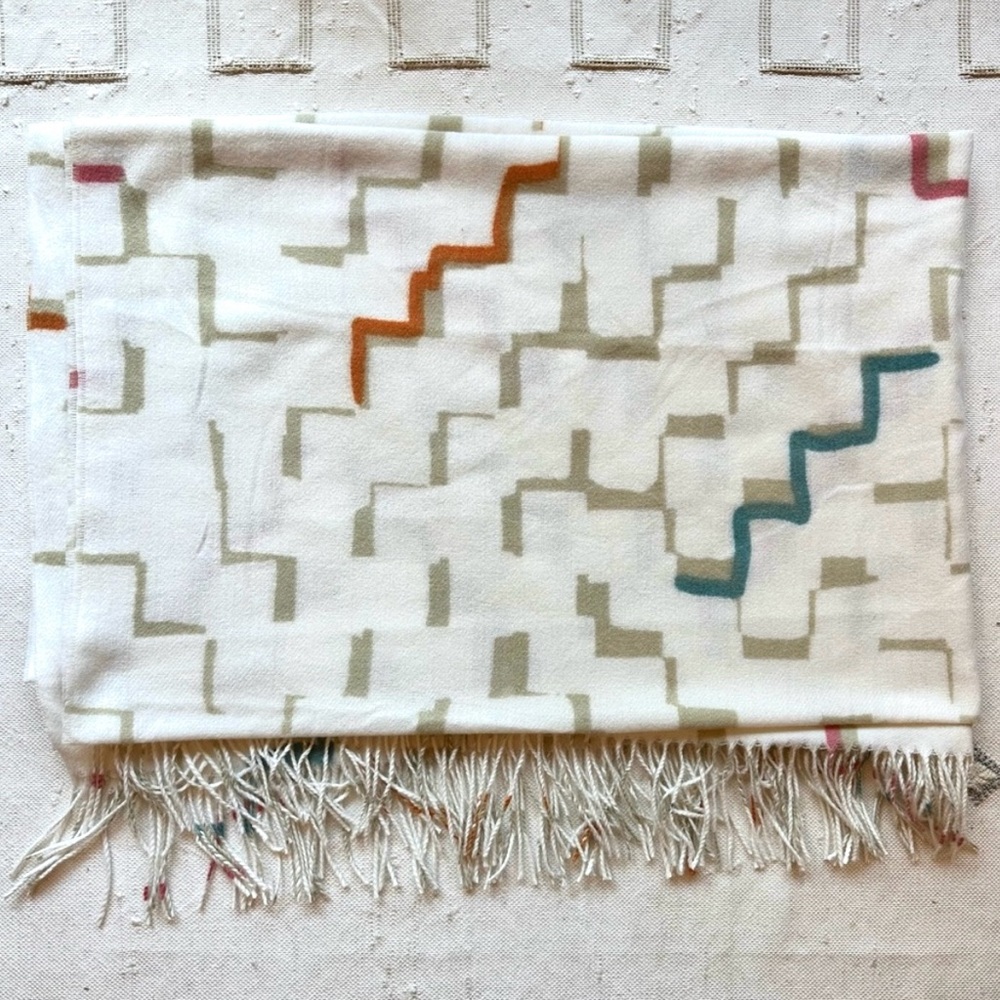 IKEA Olivspinnmal Throw
